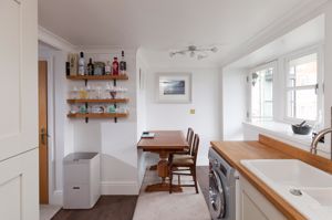 Kitchen Breakfast Room - click for photo gallery
